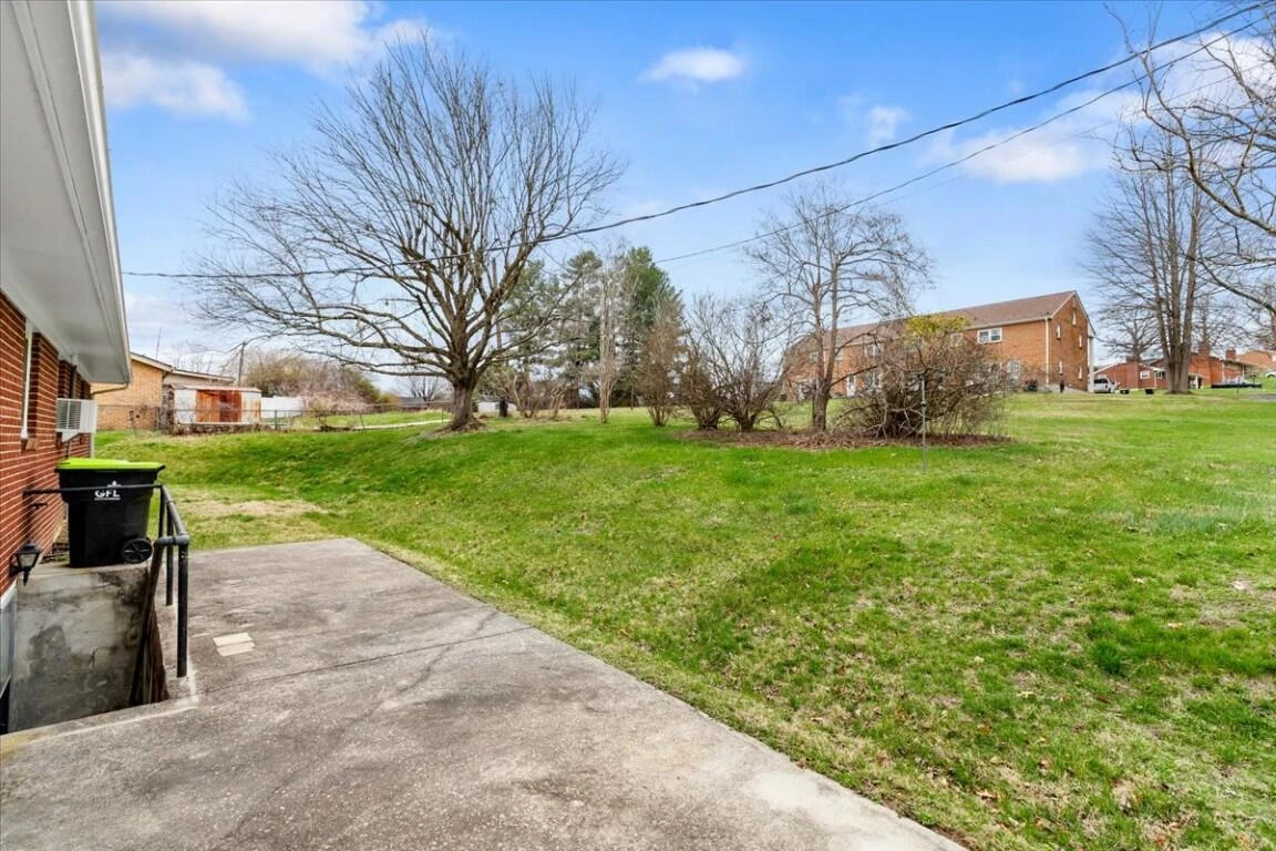 1513 Overton DR - Photo 33