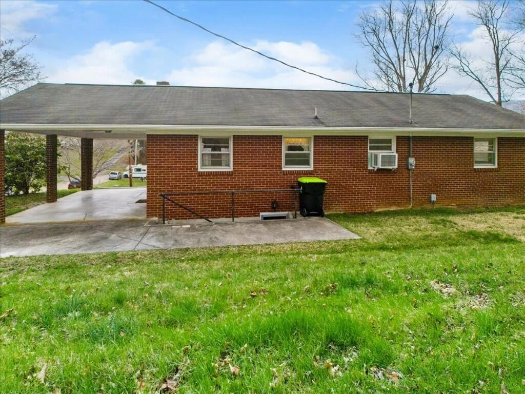 1513 Overton DR - Photo 35