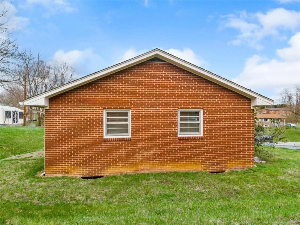1513 Overton DR - Photo 38