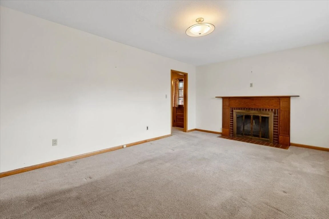 1513 Overton DR - Photo 5