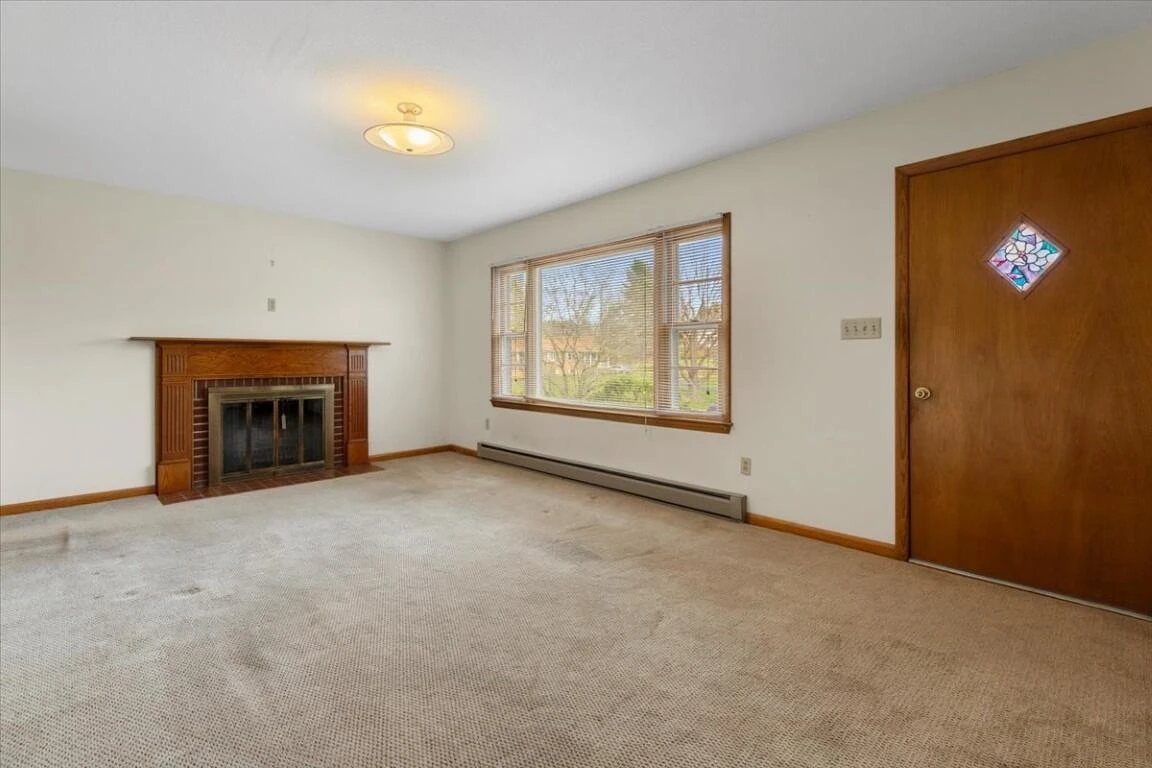 1513 Overton DR - Photo 6