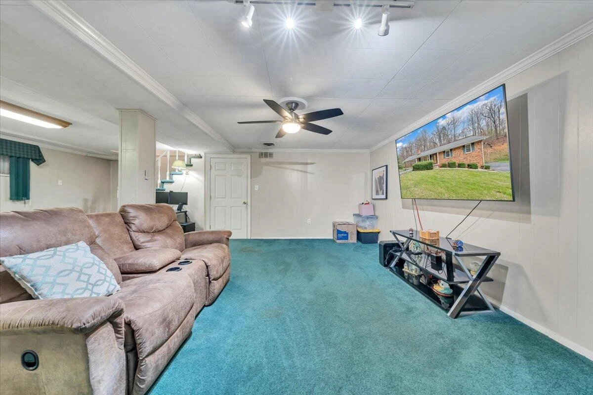 318 Fairfield LN - Photo 43