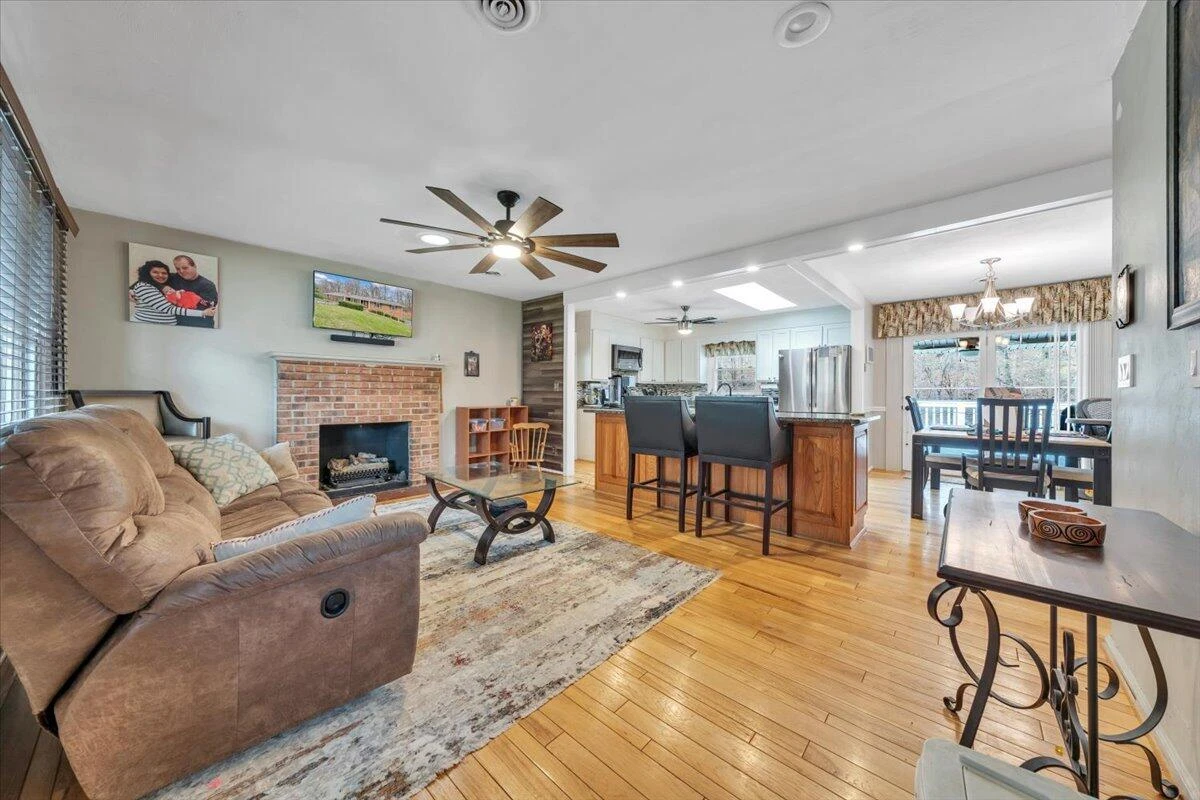 318 Fairfield LN - Photo 5