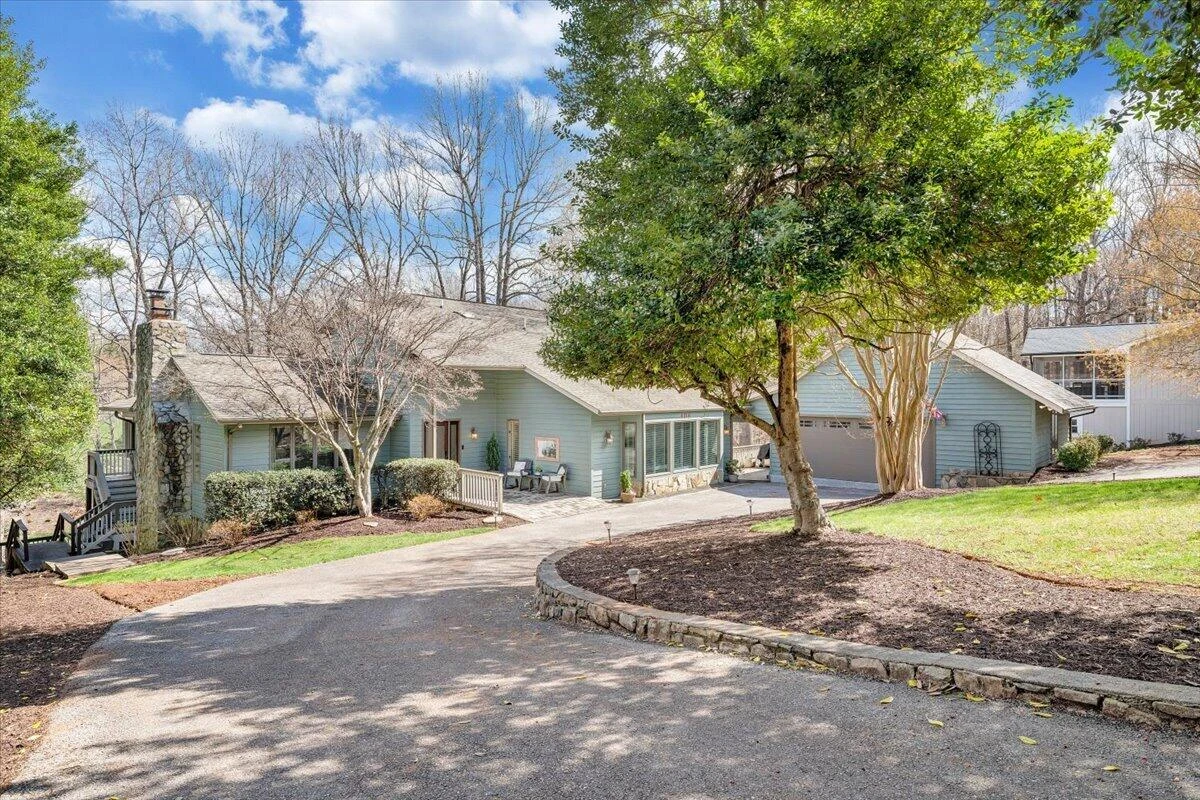 406 Anchor DR