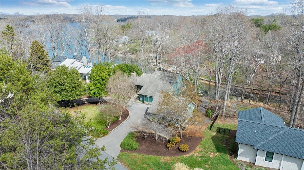 406 Anchor DR - Photo 2