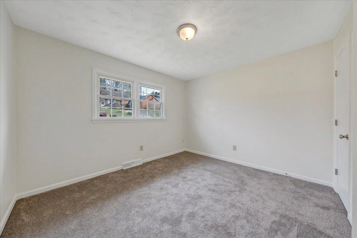 6420 Nell DR - Photo 17