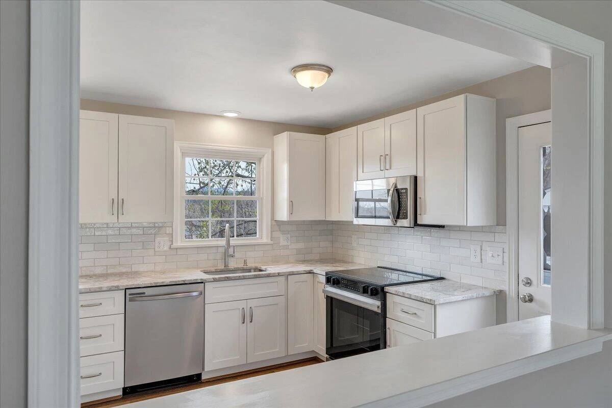 6420 Nell DR - Photo 2