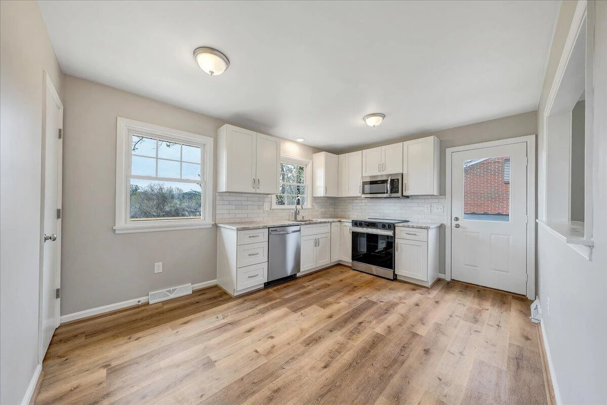 6420 Nell DR - Photo 8