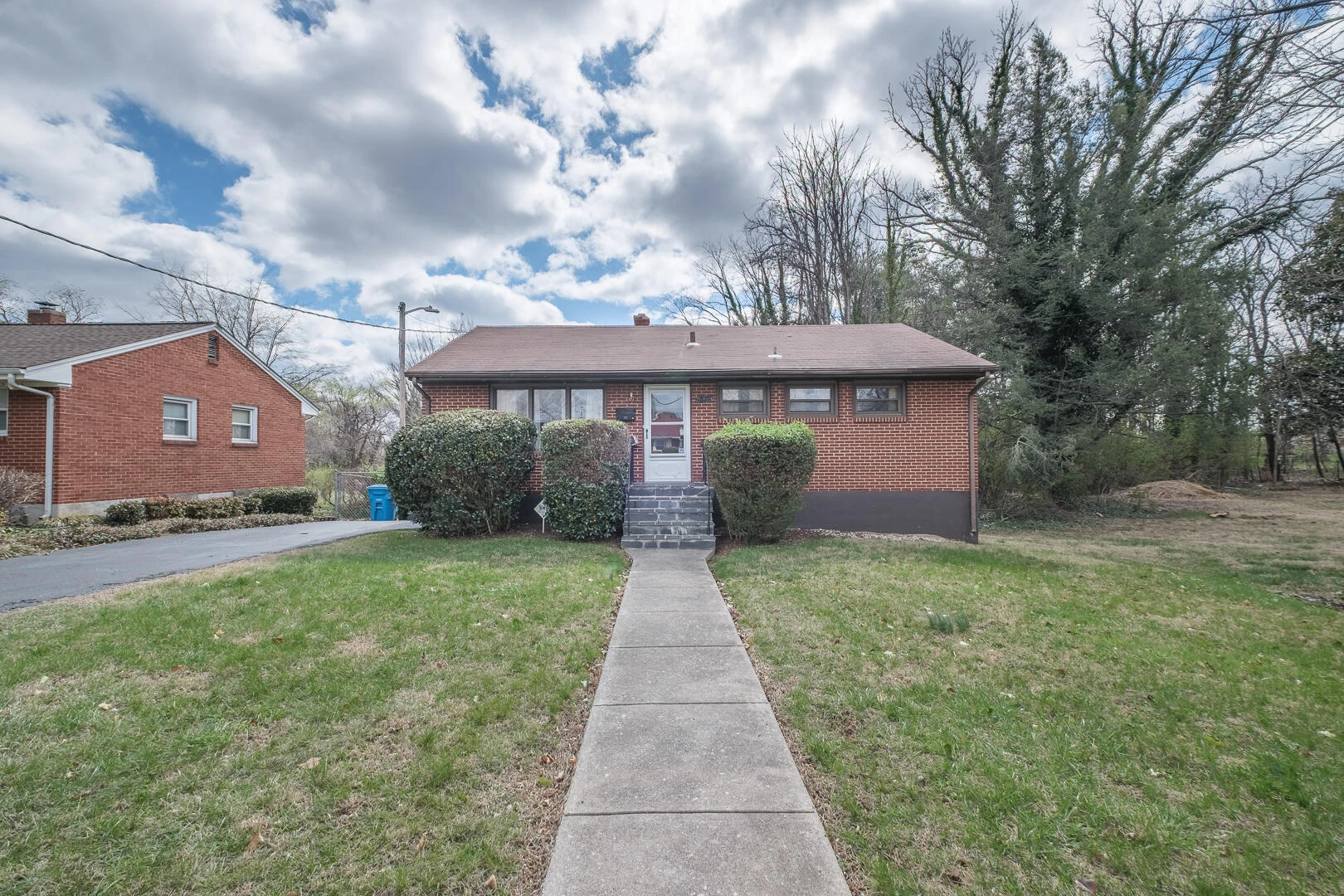1629 Golfside AVE NW - Photo 25