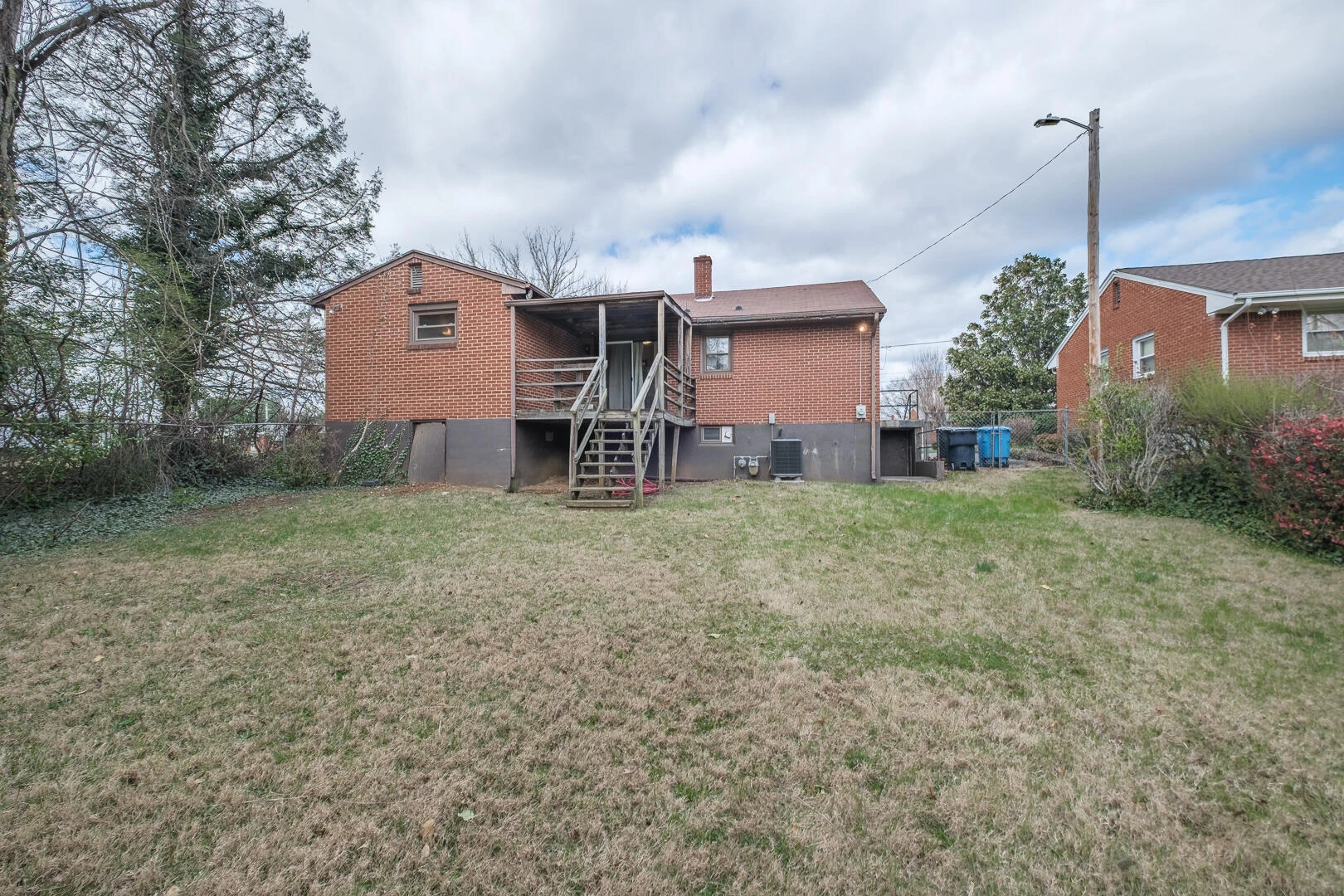 1629 Golfside AVE NW - Photo 5