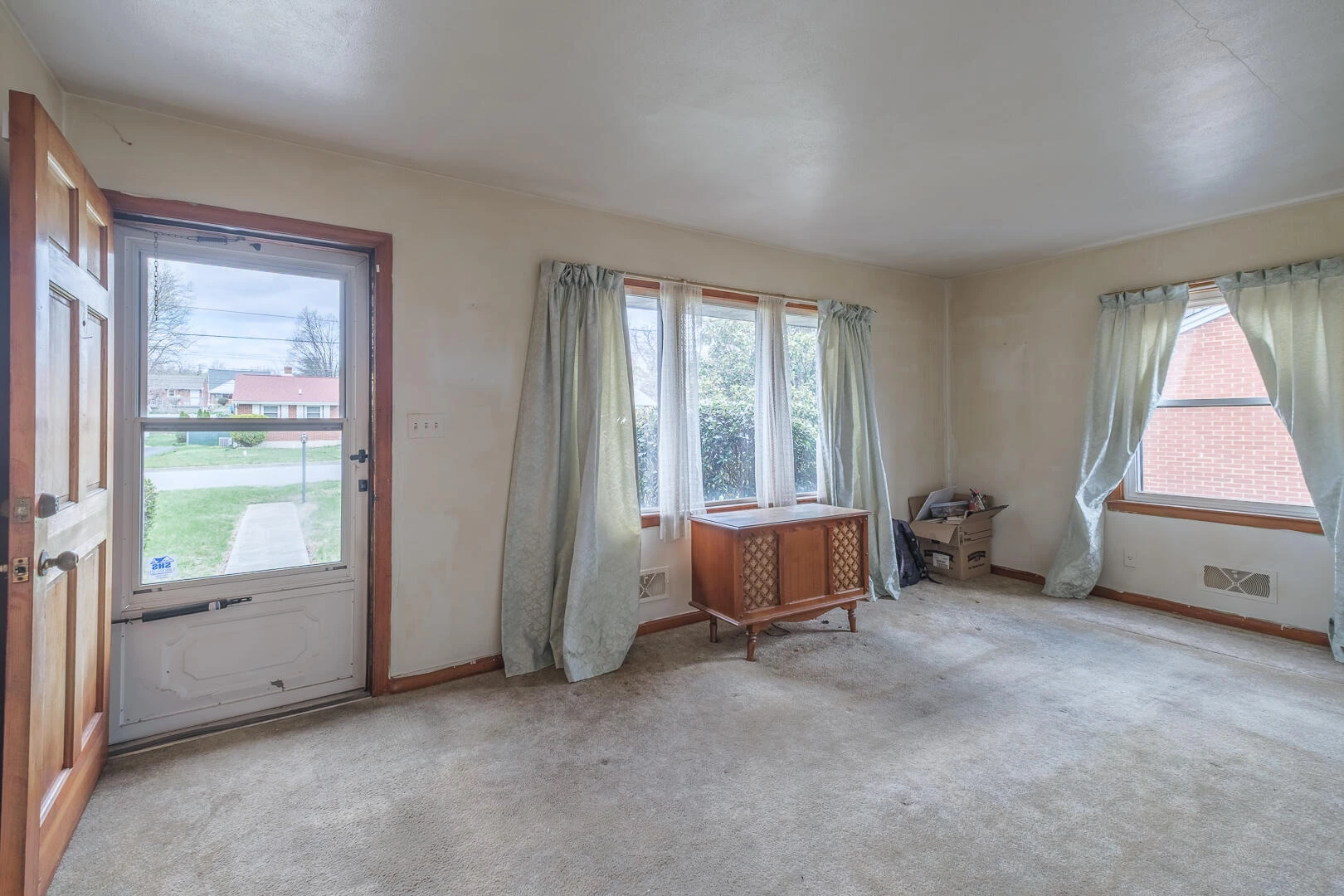 1629 Golfside AVE NW - Photo 7