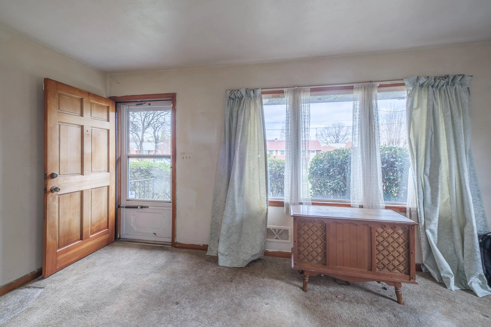 1629 Golfside AVE NW - Photo 8