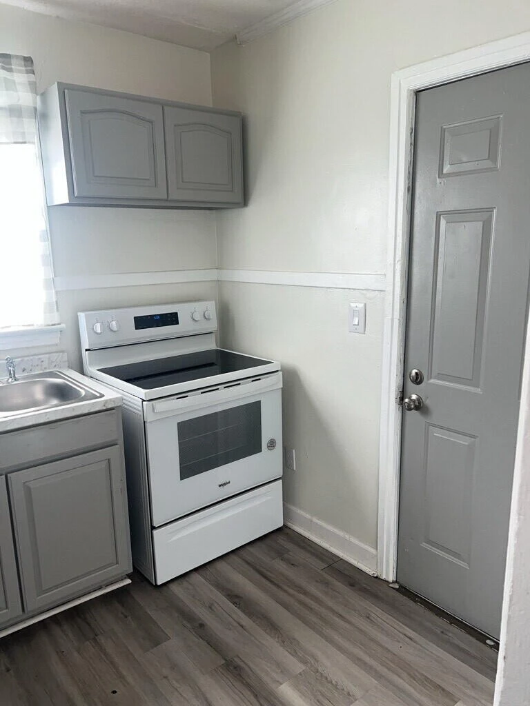 925 Kellogg AVE NW - Photo 7