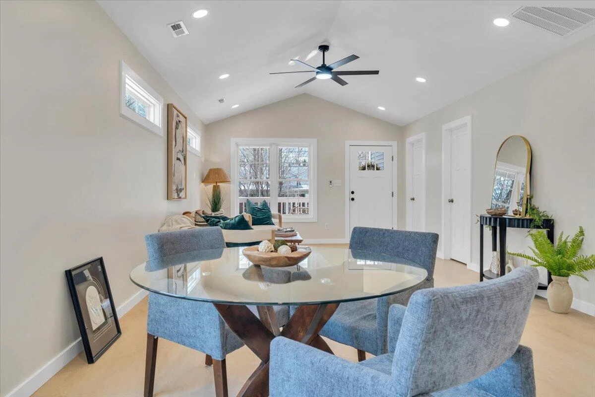 3323 Collingwood ST NE - Photo 13