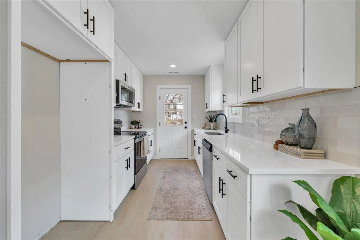 3323 Collingwood ST NE - Photo 14