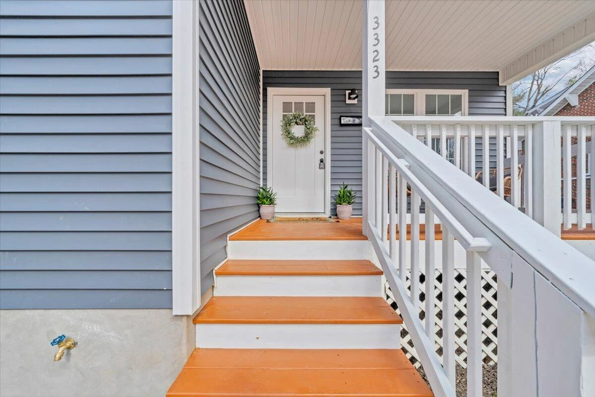 3323 Collingwood ST NE - Photo 2
