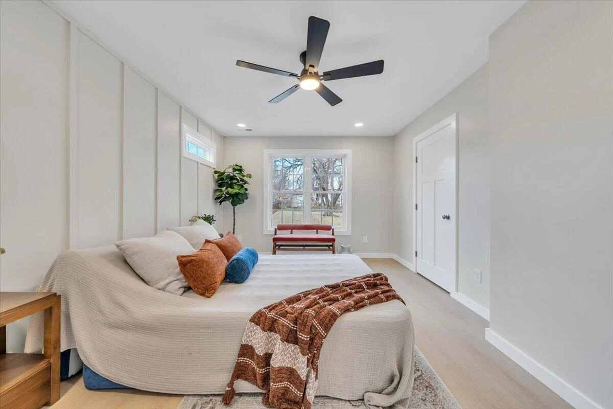 3323 Collingwood ST NE - Photo 21