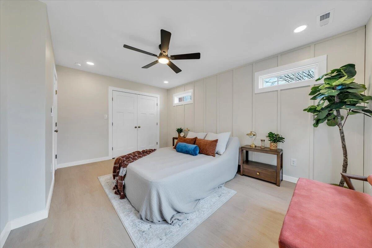 3323 Collingwood ST NE - Photo 23