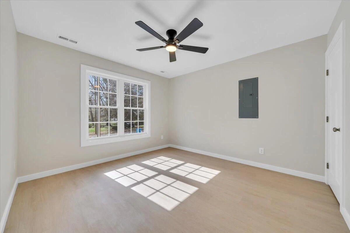 3323 Collingwood ST NE - Photo 27