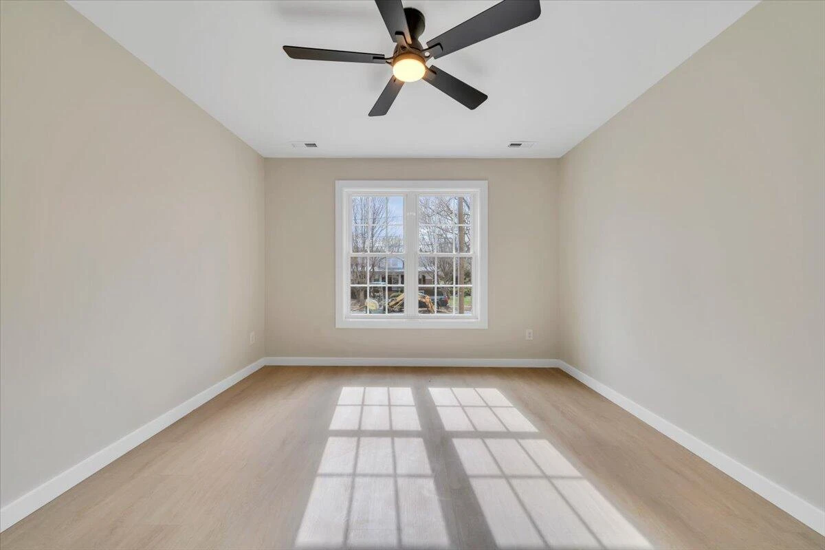 3323 Collingwood ST NE - Photo 28
