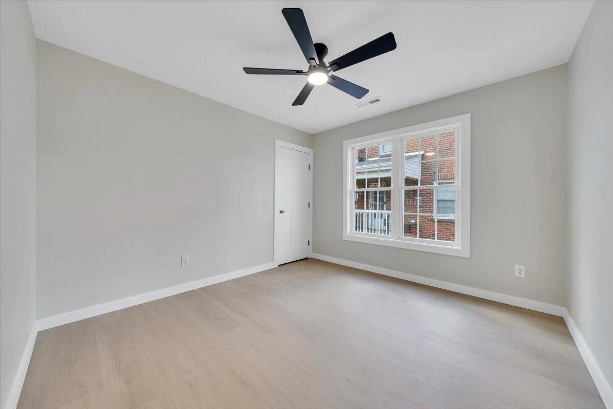 3323 Collingwood ST NE - Photo 30