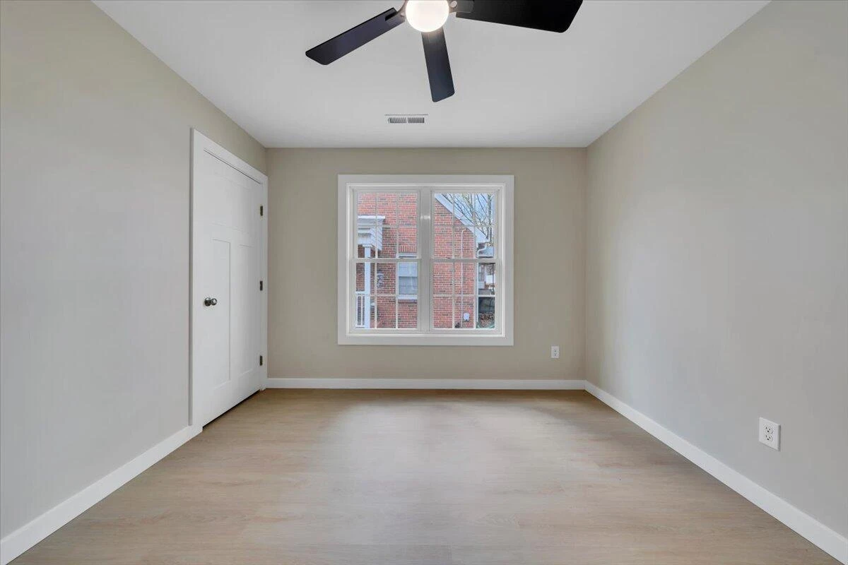 3323 Collingwood ST NE - Photo 31