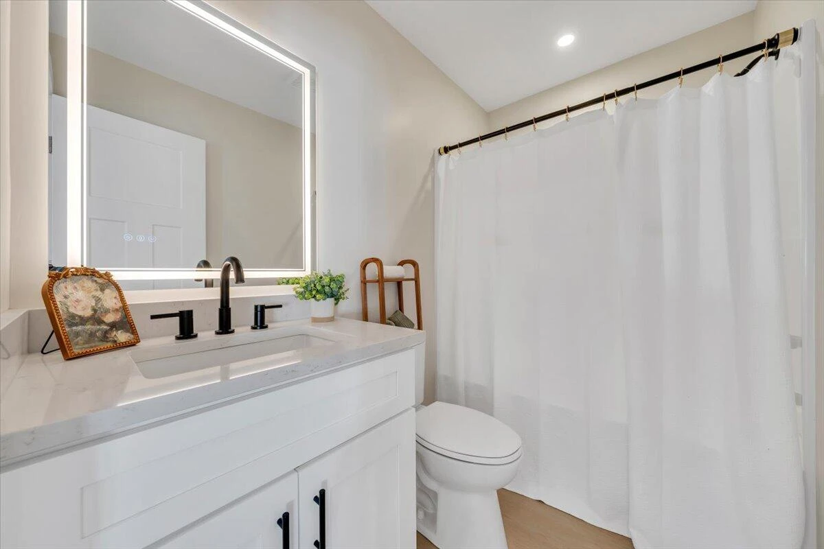 3323 Collingwood ST NE - Photo 33