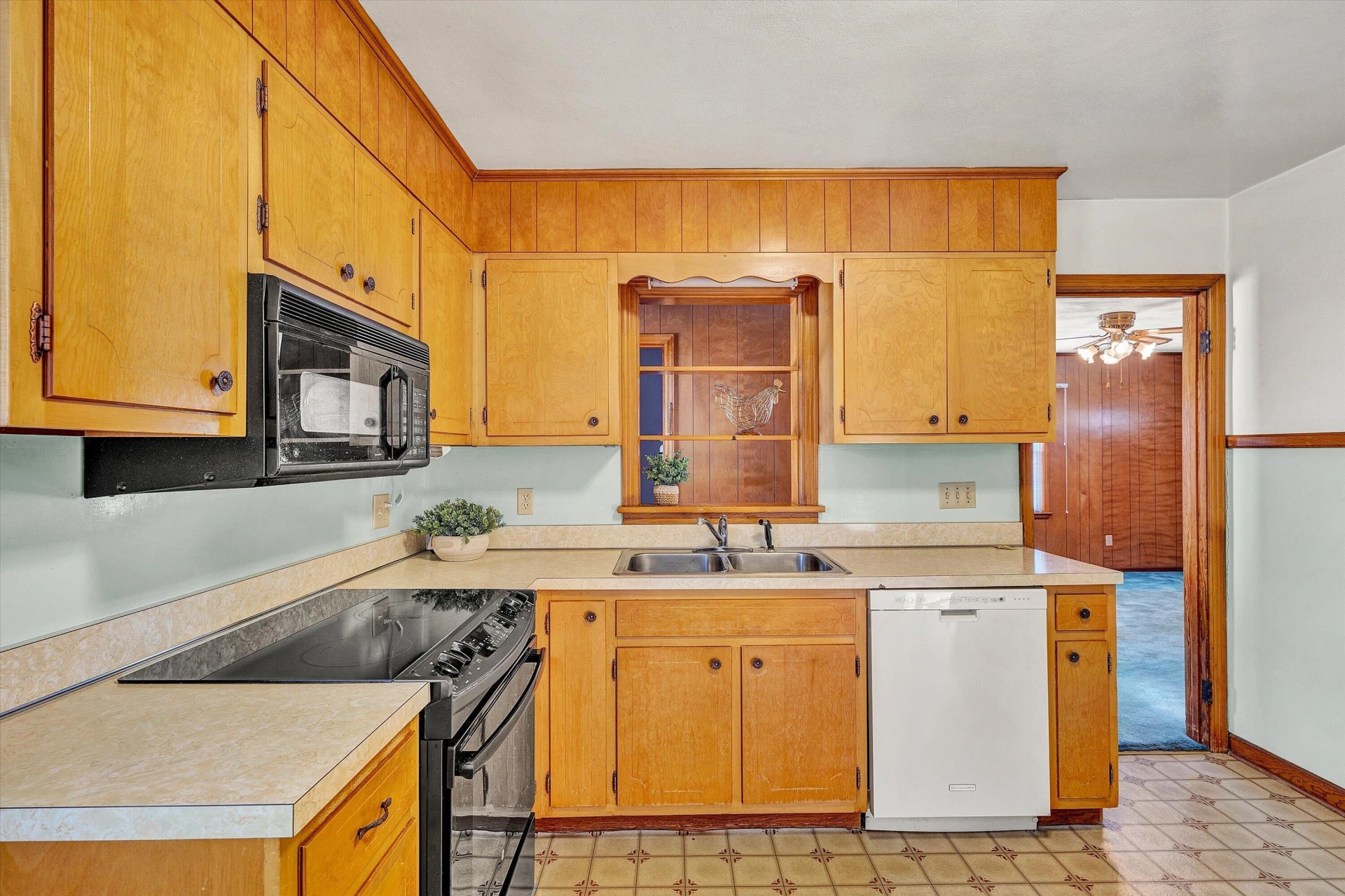 2818 Richard AVE NE - Photo 14