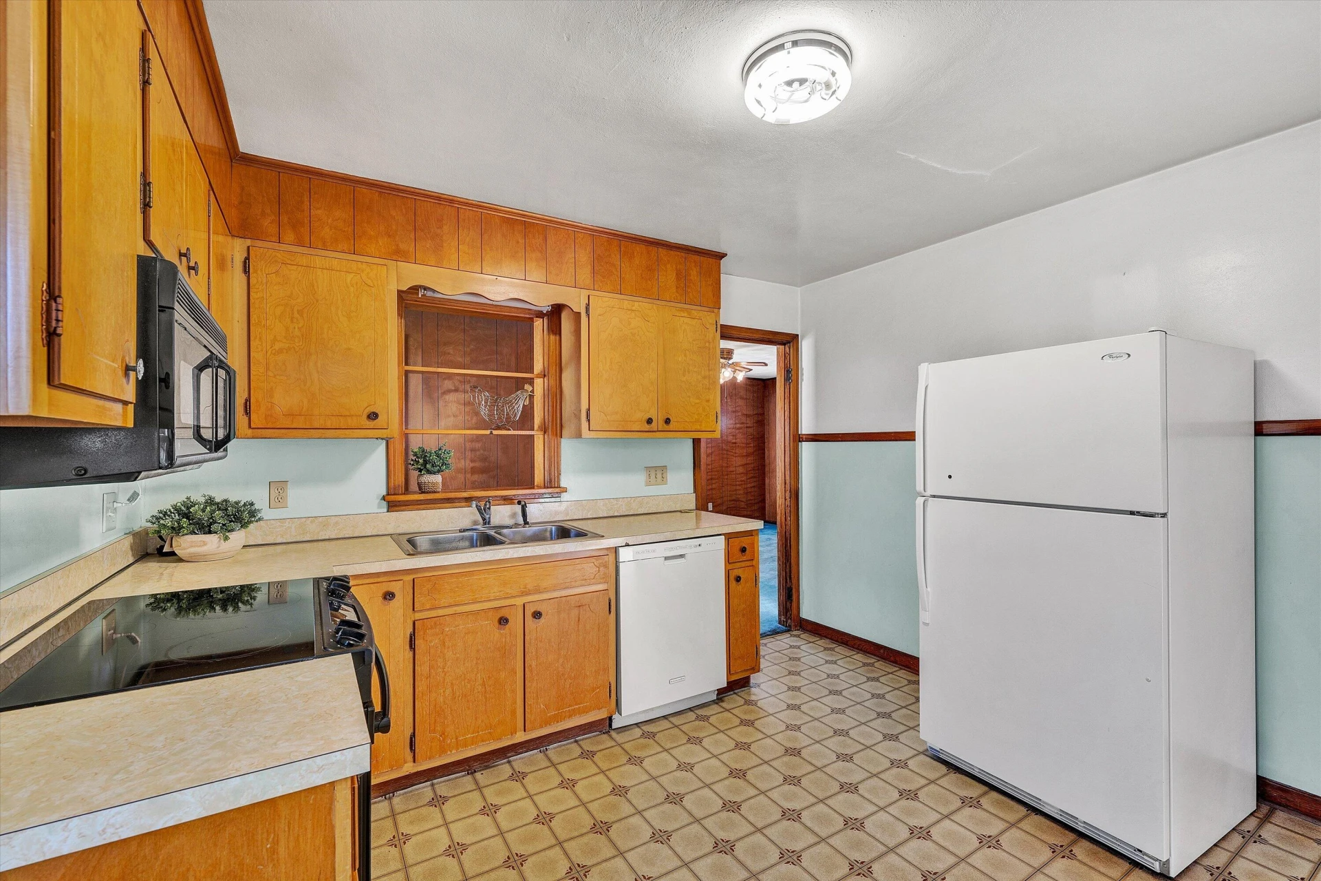 2818 Richard AVE NE - Photo 16