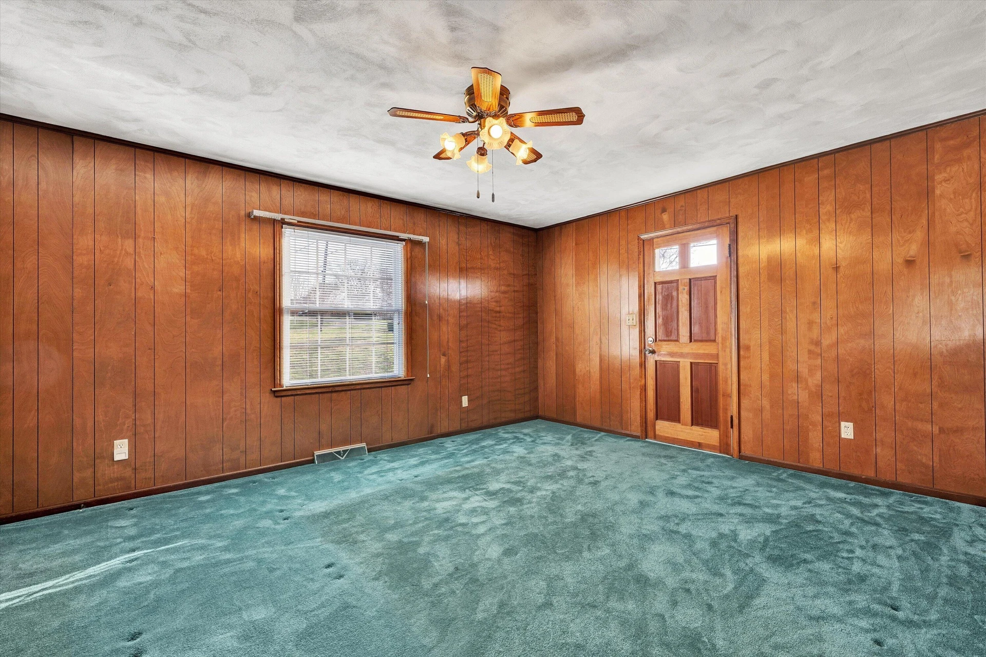 2818 Richard AVE NE - Photo 18