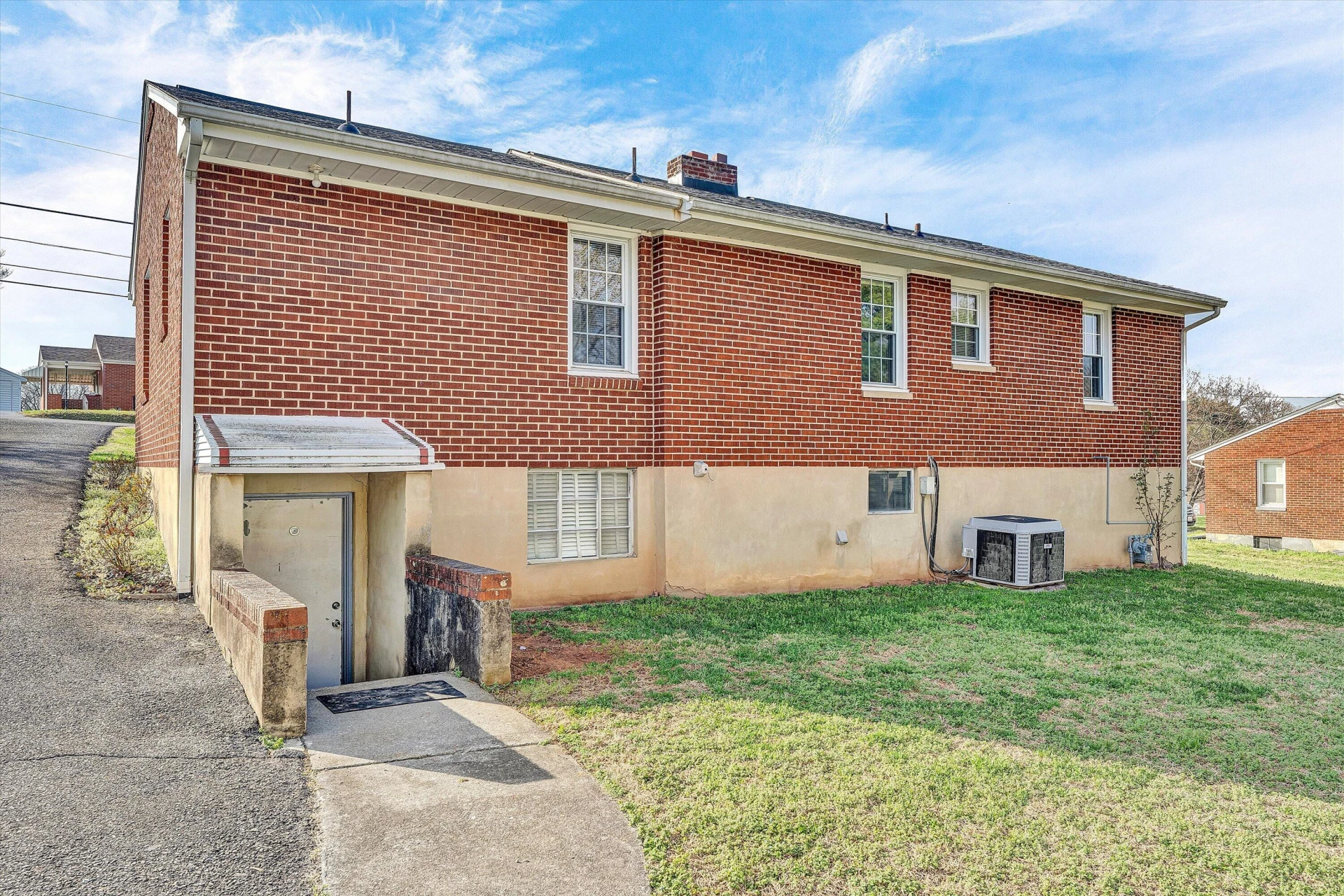 2818 Richard AVE NE - Photo 28