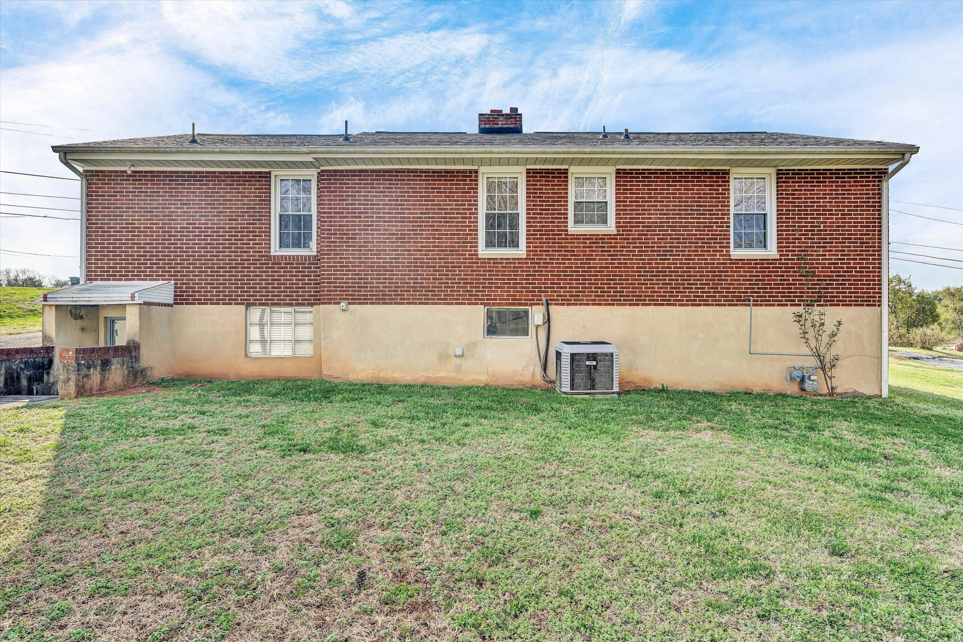 2818 Richard AVE NE - Photo 29