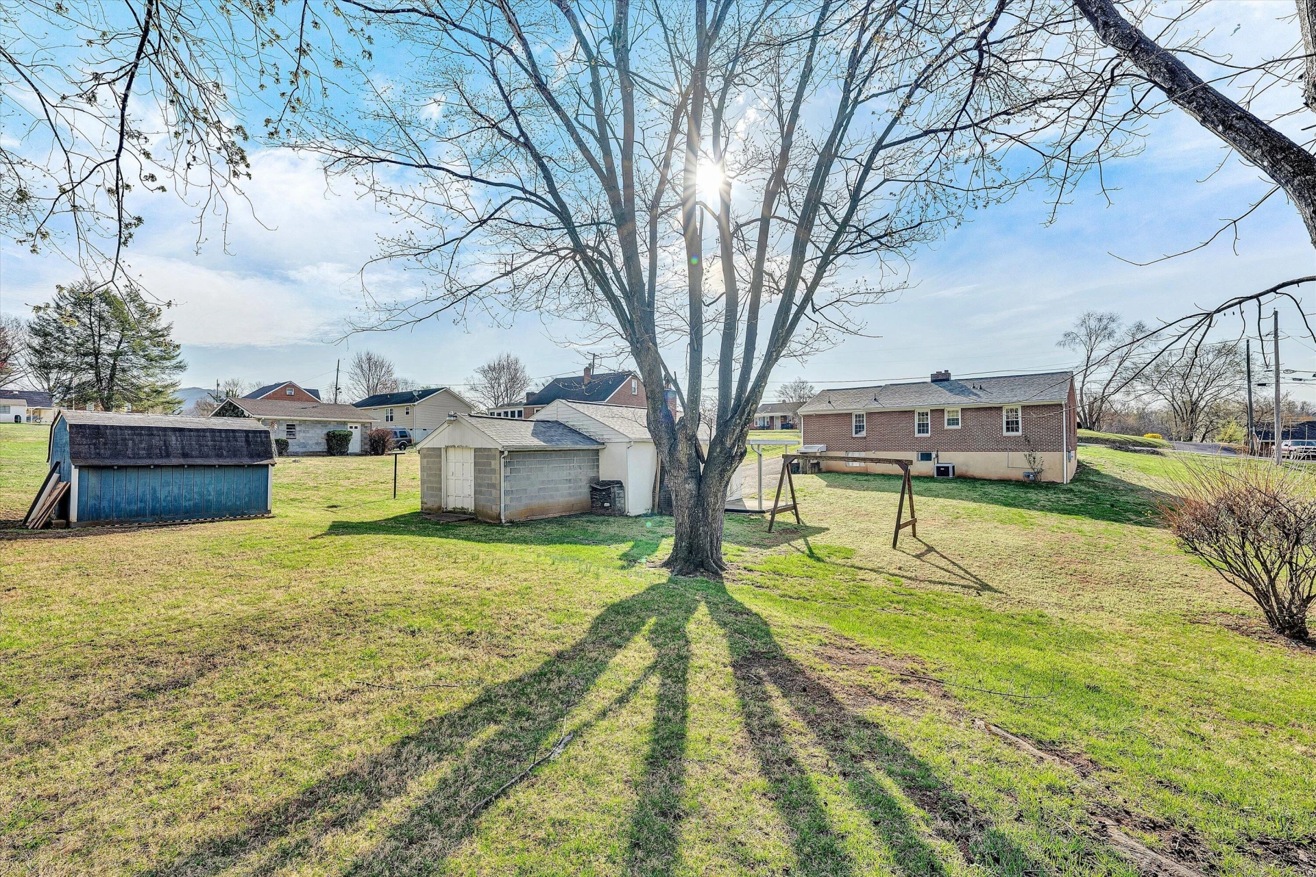 2818 Richard AVE NE - Photo 33