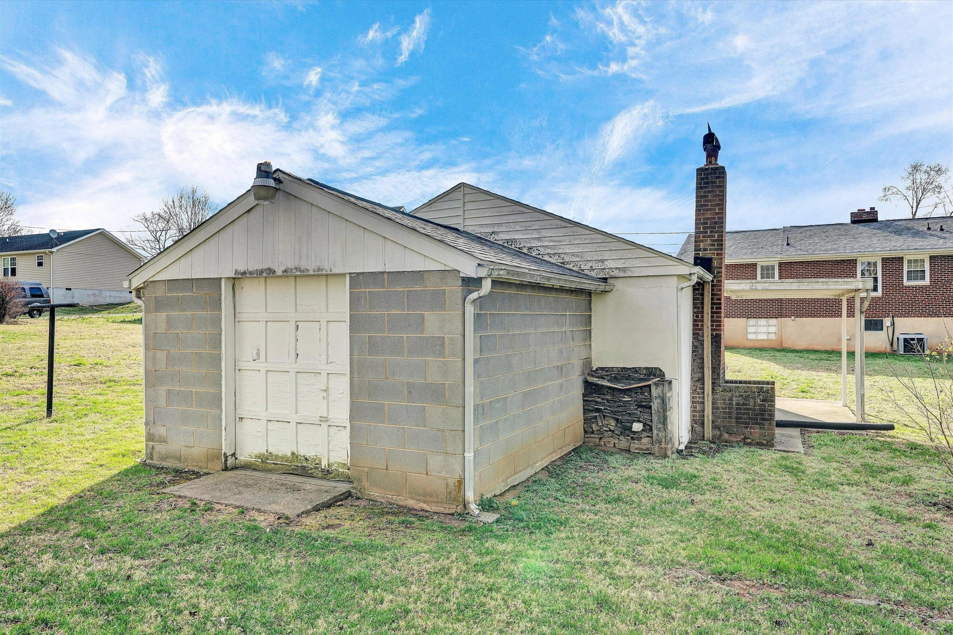 2818 Richard AVE NE - Photo 37