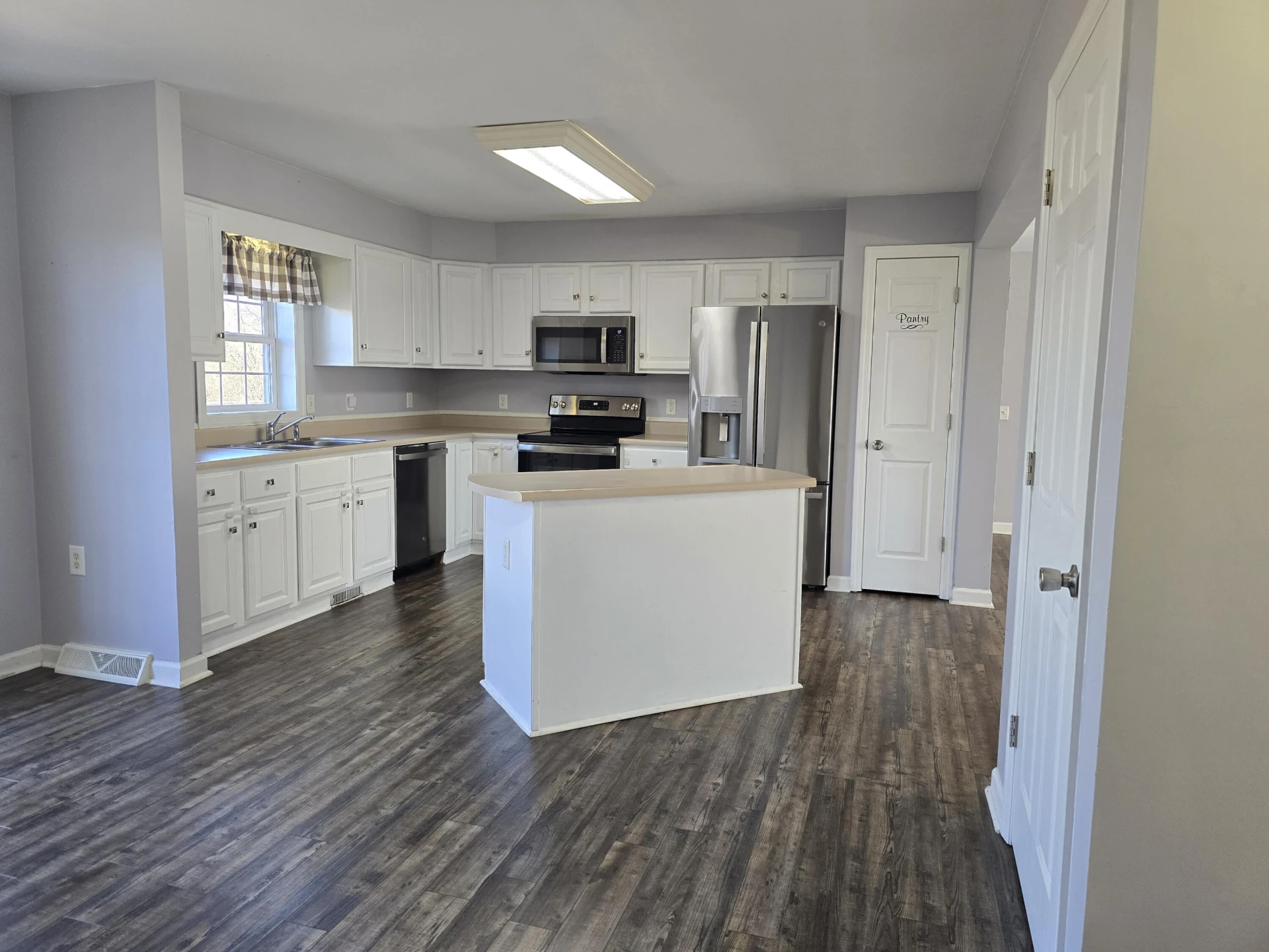 804 Aster ST - Photo 10