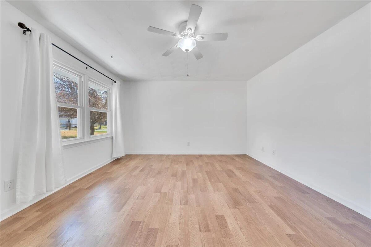 3149 Ventnor RD SE - Photo 3