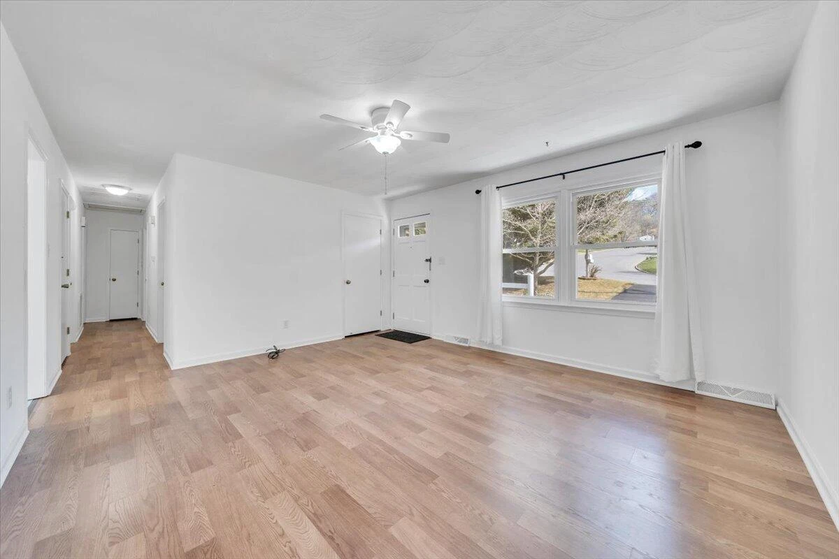 3149 Ventnor RD SE - Photo 5
