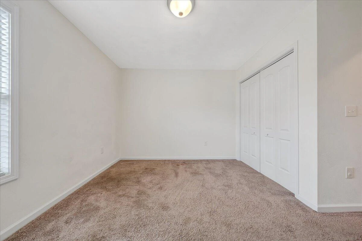 427 Cambridge Court RD - Photo 35