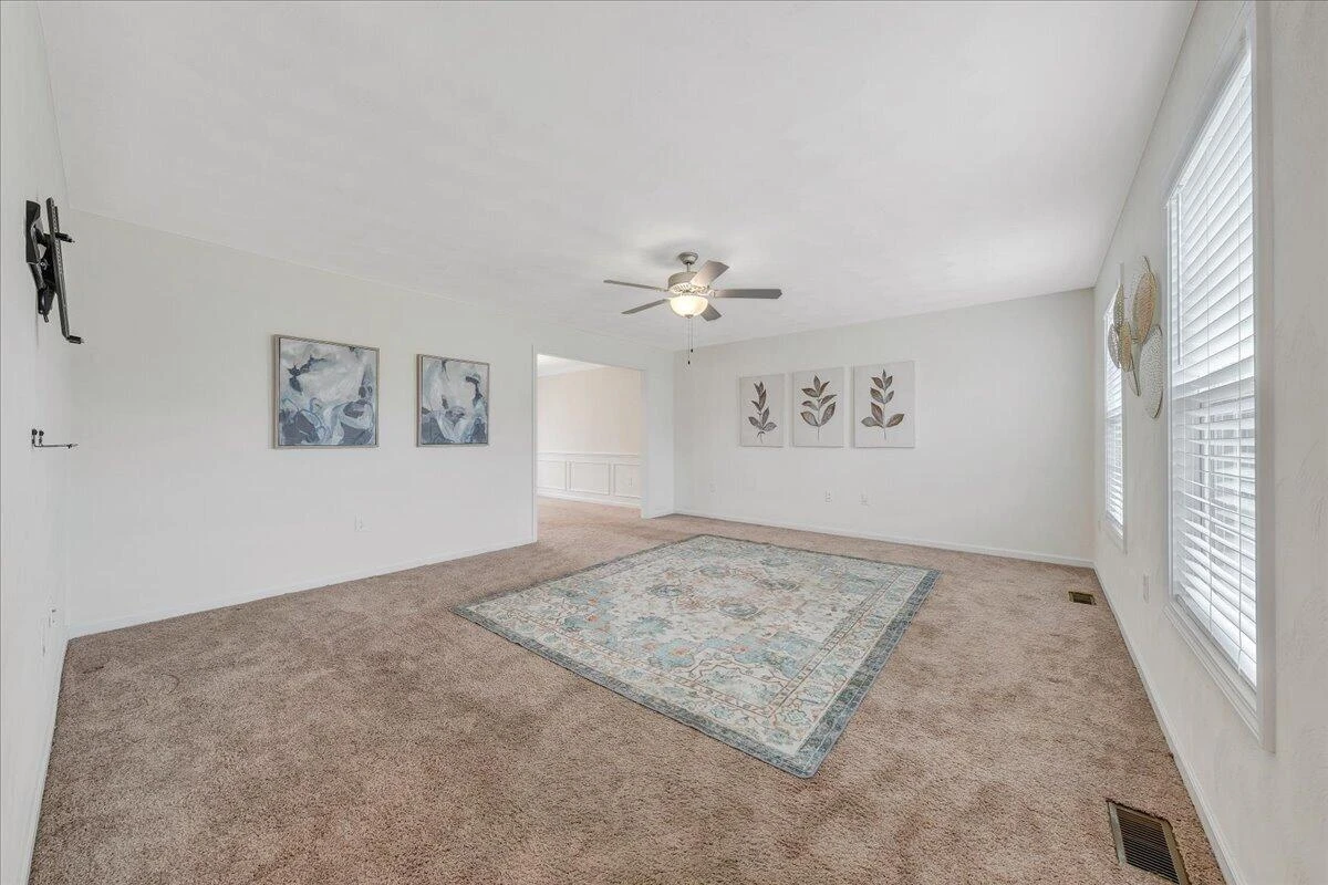 427 Cambridge Court RD - Photo 11