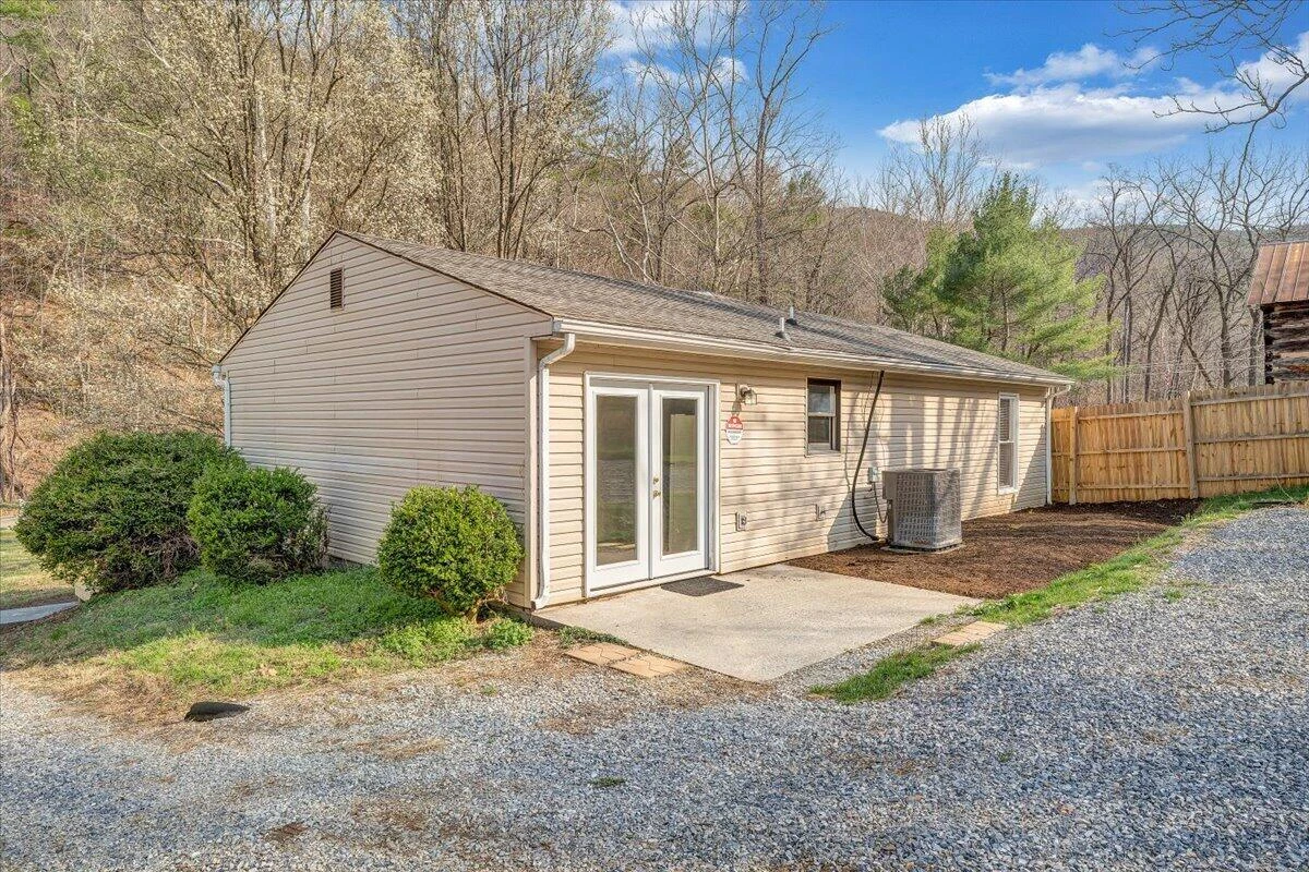 6023 Poor Mountain RD - Photo 16
