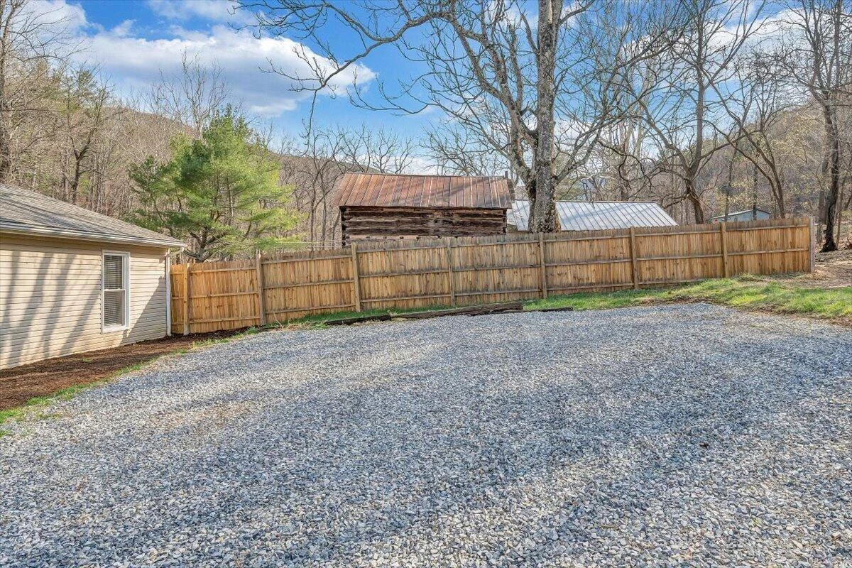 6023 Poor Mountain RD - Photo 18