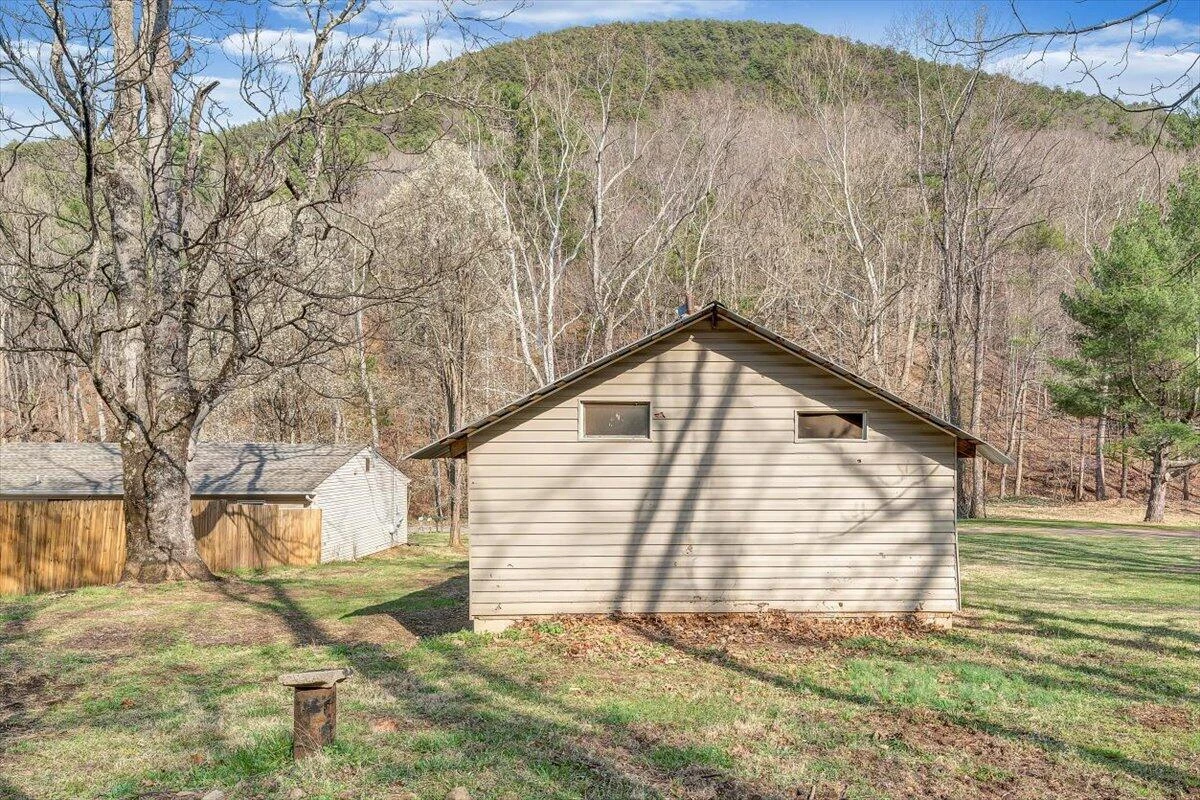 6023 Poor Mountain RD - Photo 20