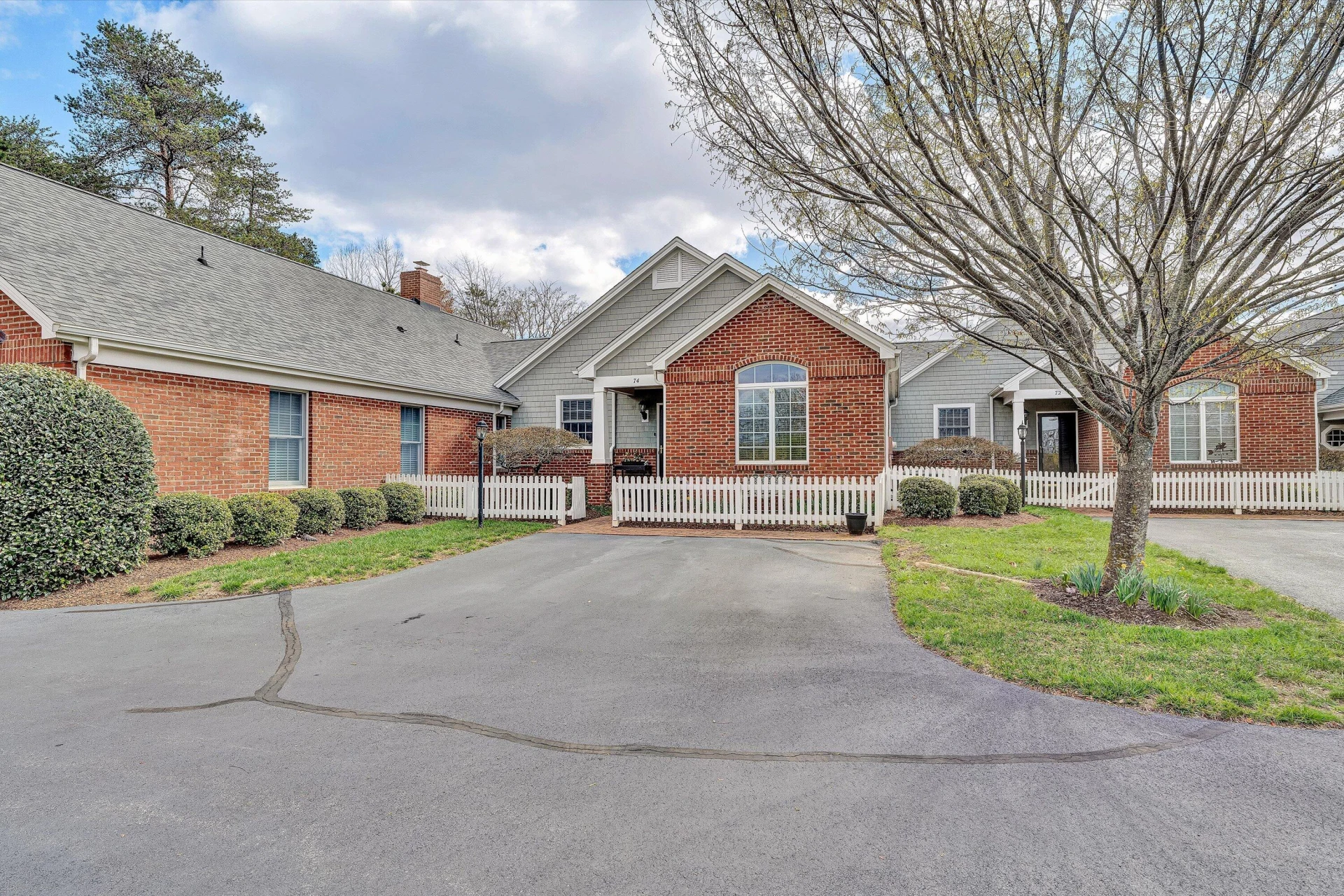 74 Village Green DR - Photo 3