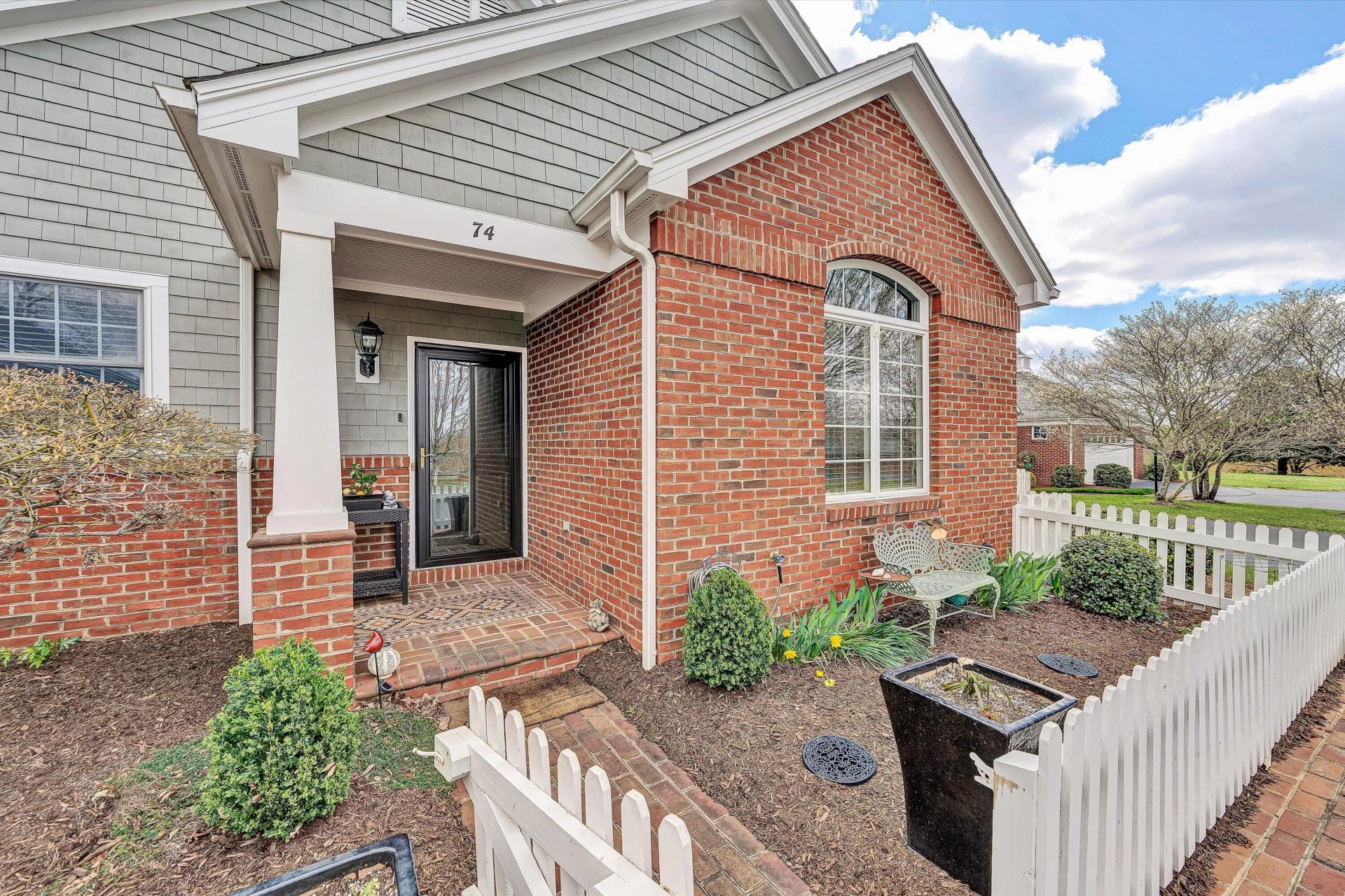 74 Village Green DR - Photo 4