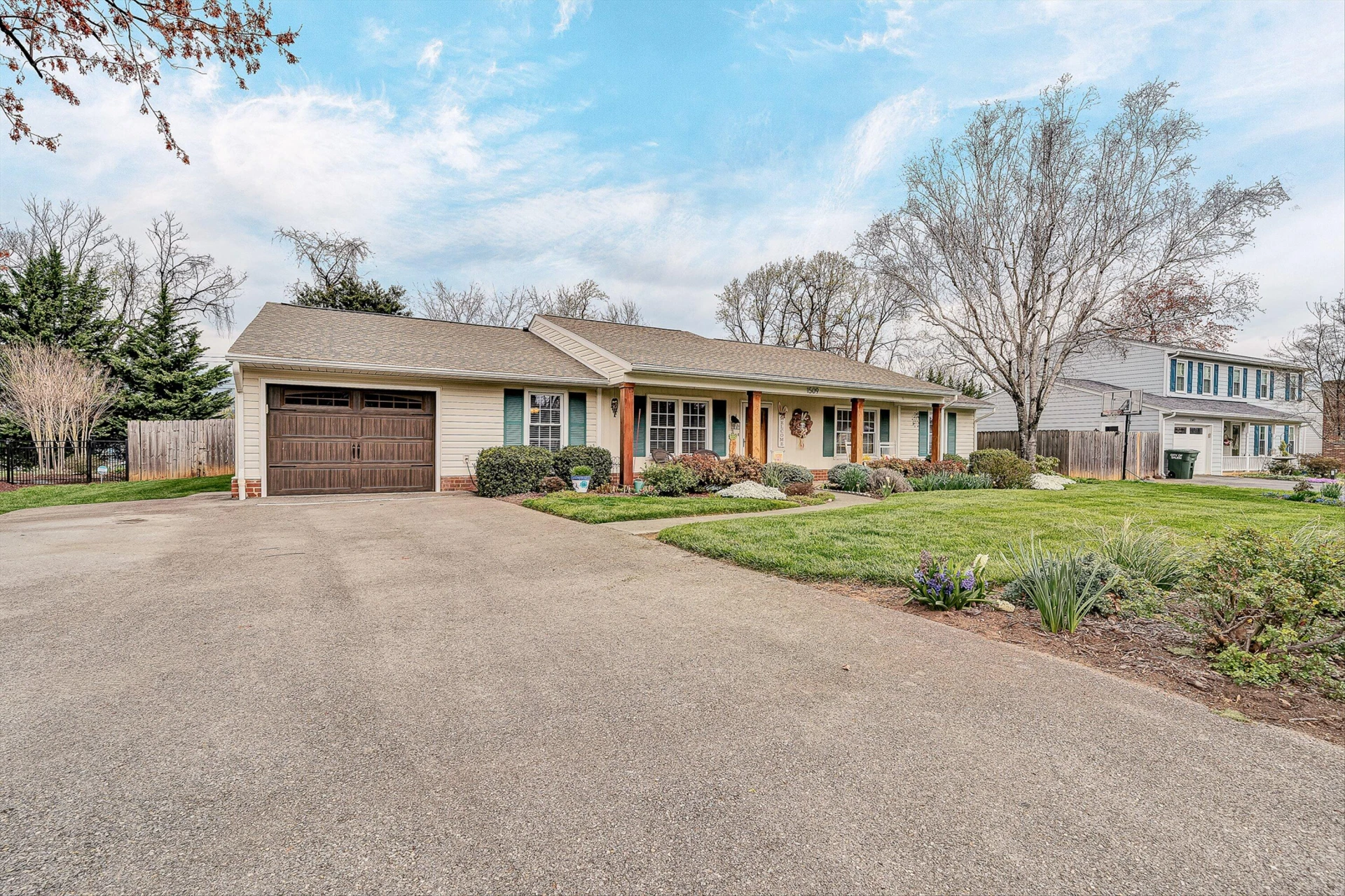 1509 Kingsmill DR - Photo 3