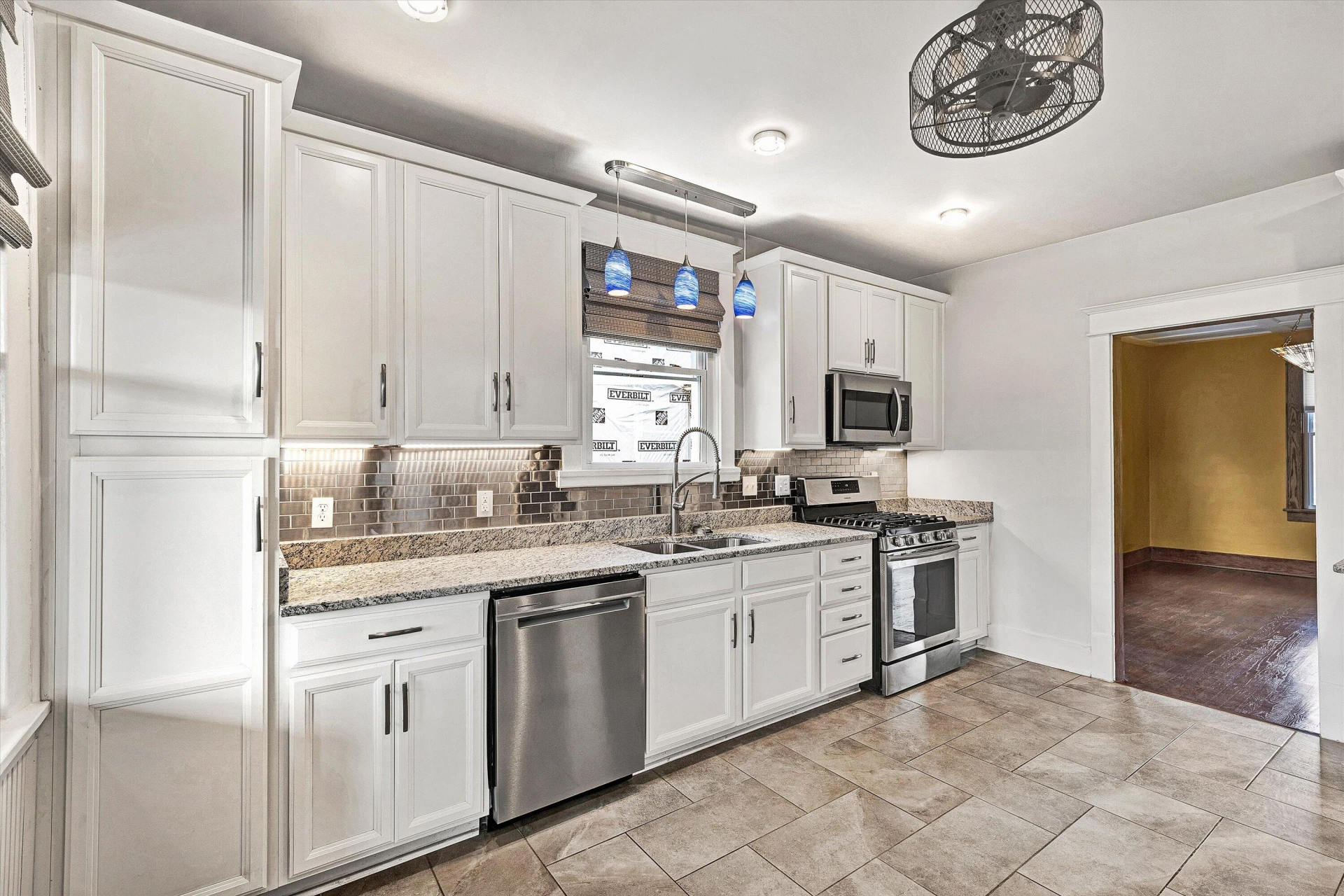 2114 Memorial AVE SW - Photo 12