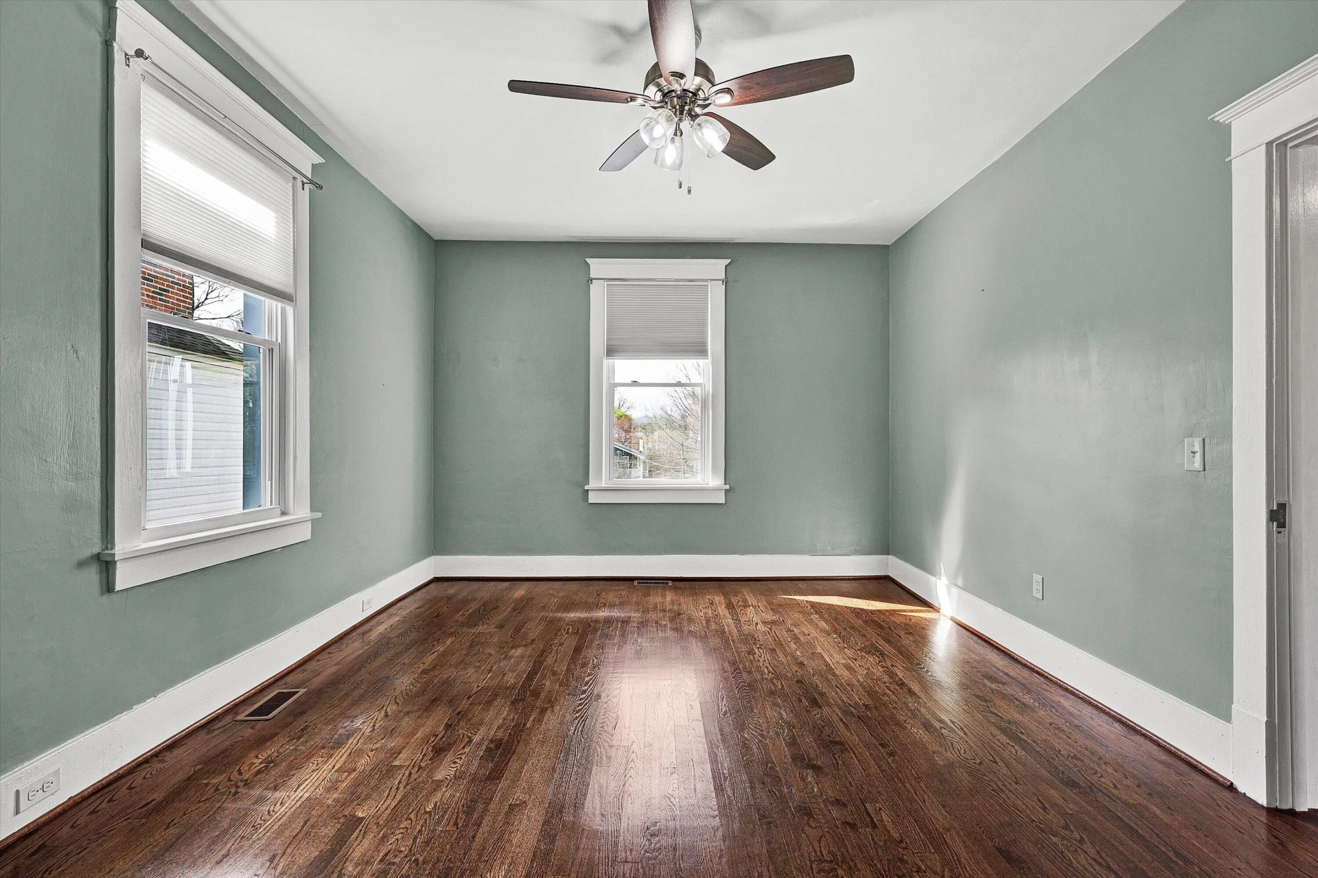 2114 Memorial AVE SW - Photo 17