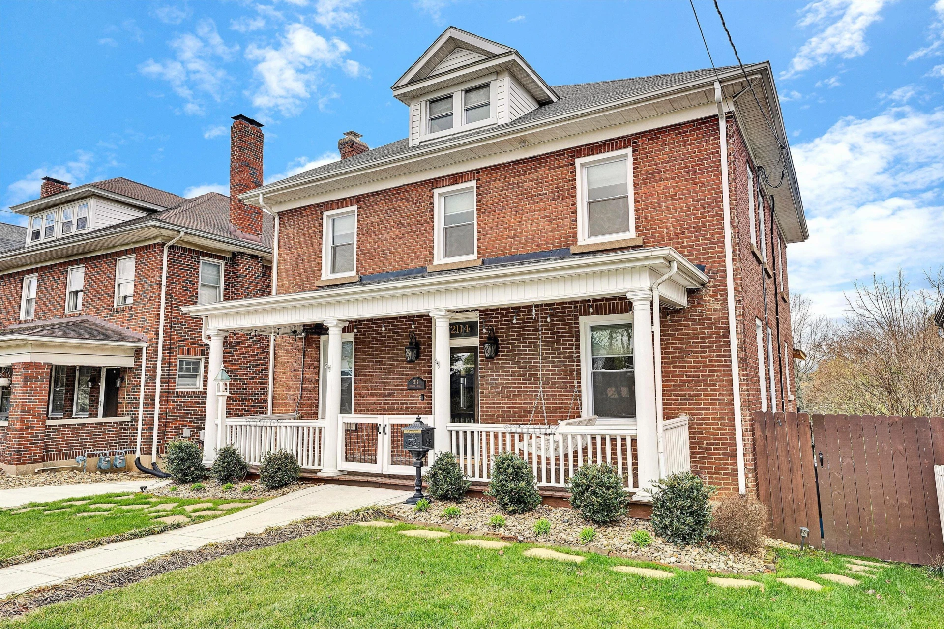 2114 Memorial AVE SW - Photo 4