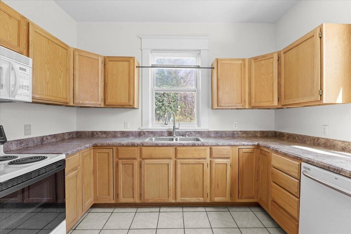 1825 Cambridge AVE SW - Photo 14