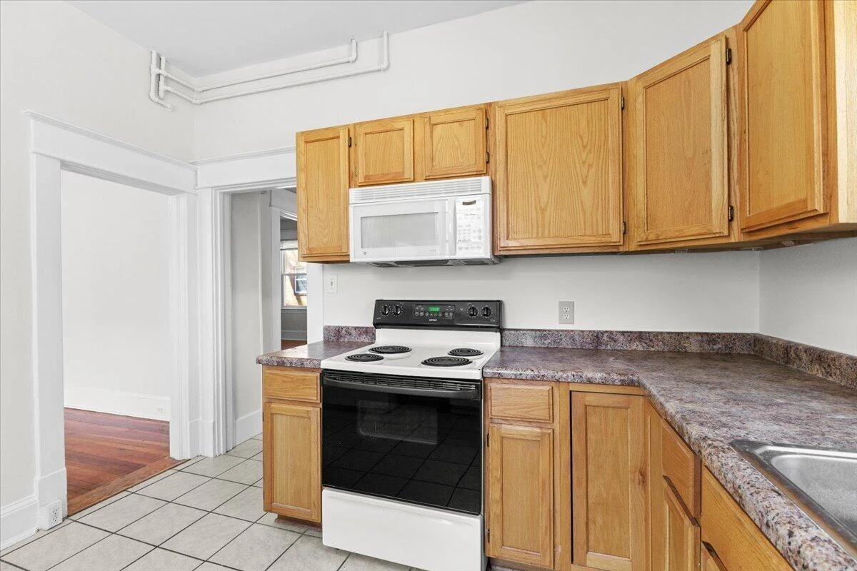 1825 Cambridge AVE SW - Photo 16